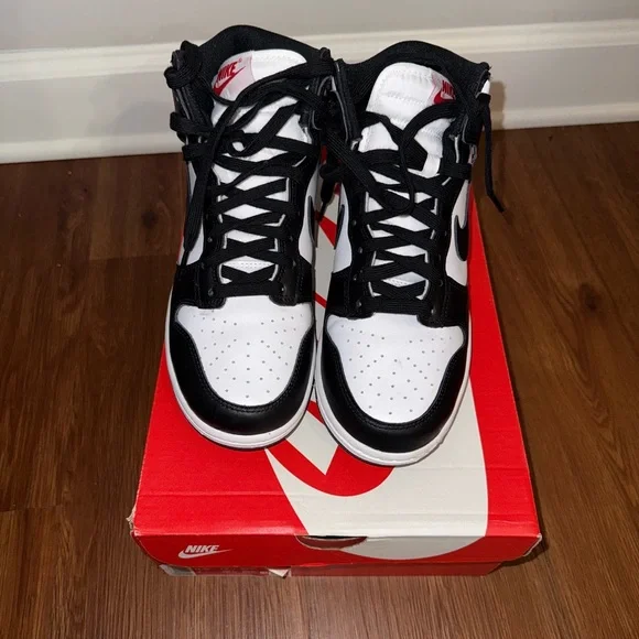 Nike Dunk High “Pandas” - Picture 3 of 8